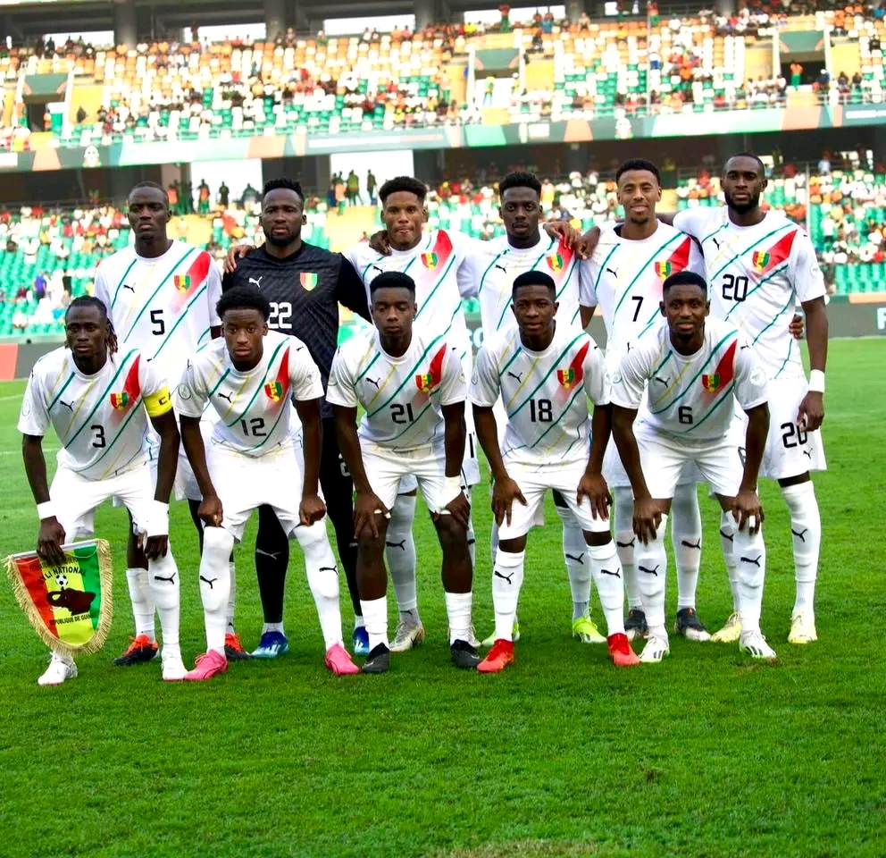 1706468544376 - Foot Azimuts