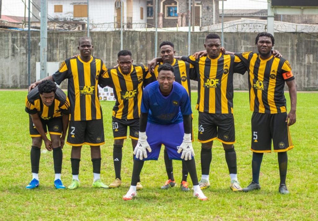 1000185115 - Foot Azimuts