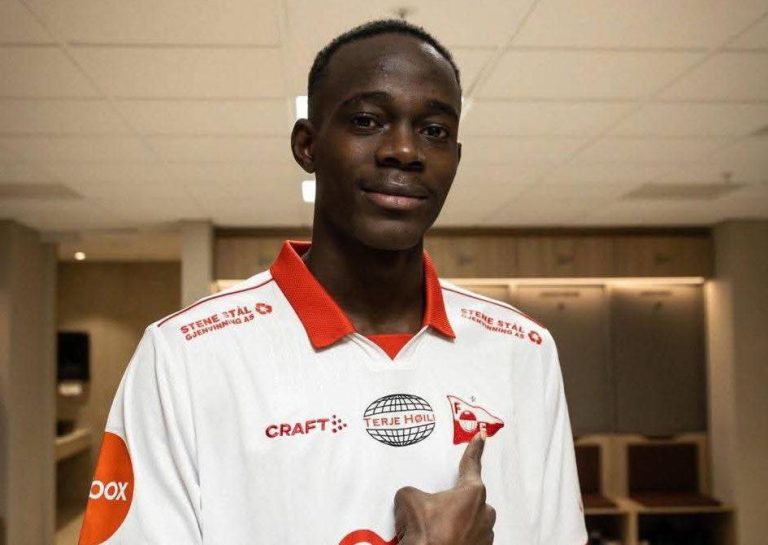 WA 1773755487150 - Foot Azimuts