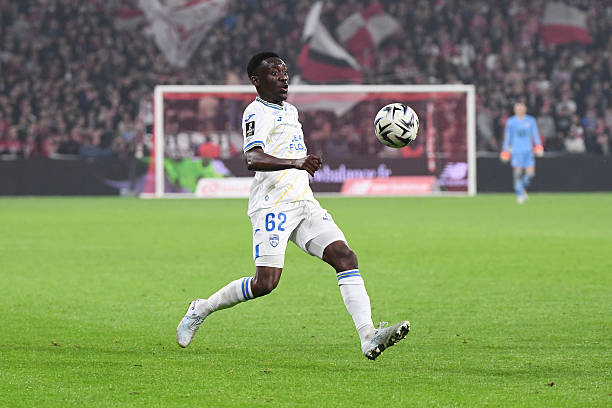 Ligue 1 : Arthur Avom sauve Lorient face à Lille avec un but spectaculaire